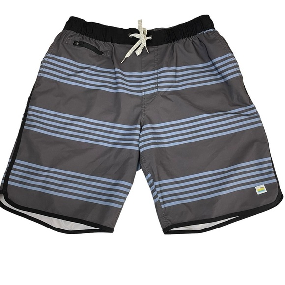 Vuori Men’s Banks Athletic Shorts 8.5” Unlined Stripe Gray - Picture 12 of 13